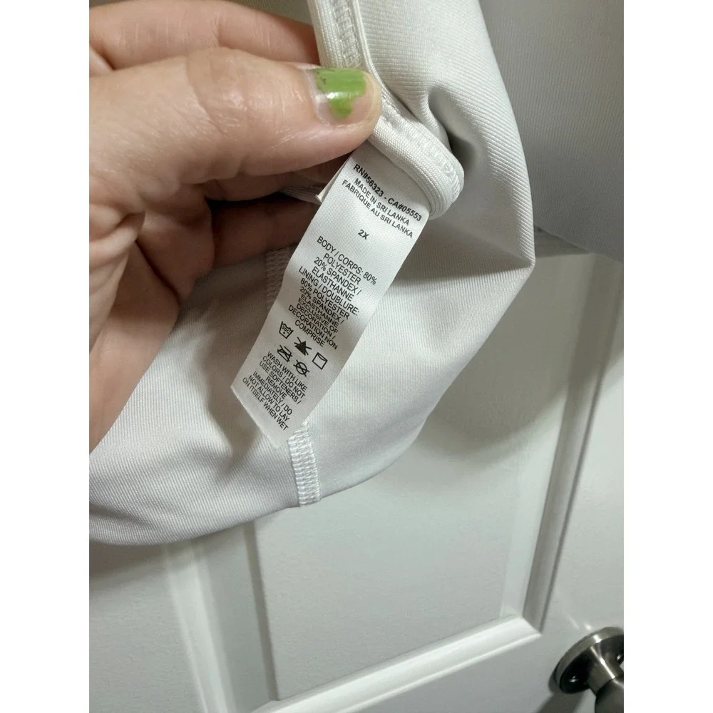 Nike Women Sports Bra 2X WhiteDRI FIT Swoosh Wireless Racerback Good Support
